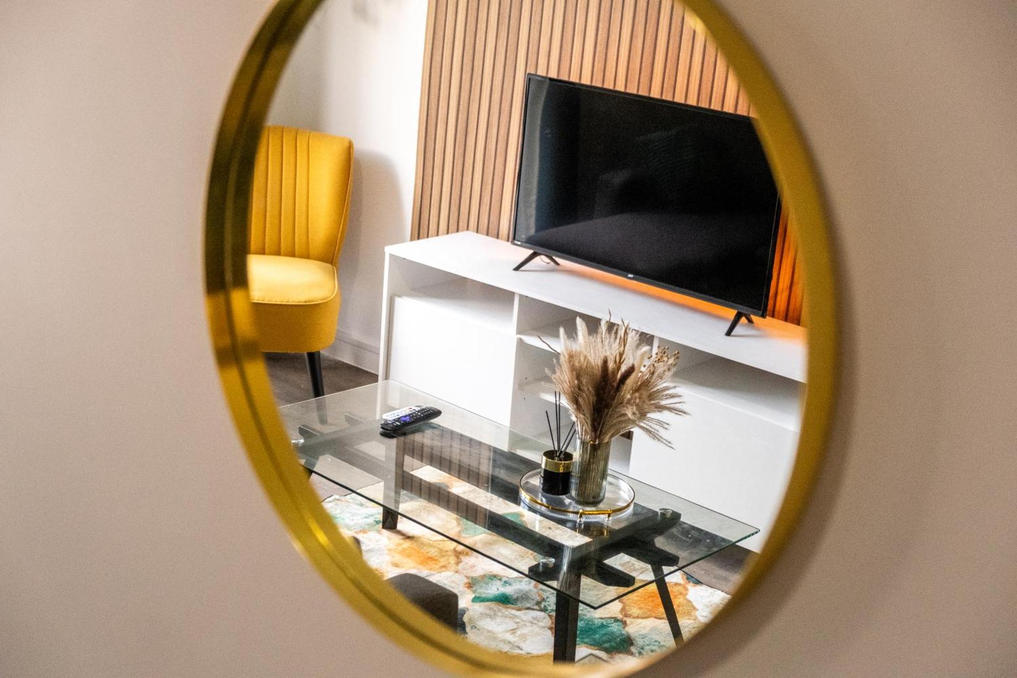City Centre Emerald Escape - Sleeps-6, 2Beds & 2Baths , Netflix , Free Internet Бирмингем Экстерьер фото