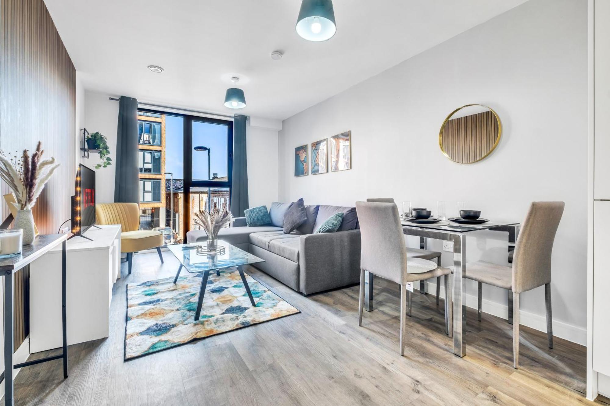 City Centre Emerald Escape - Sleeps-6, 2Beds & 2Baths , Netflix , Free Internet Бирмингем Экстерьер фото