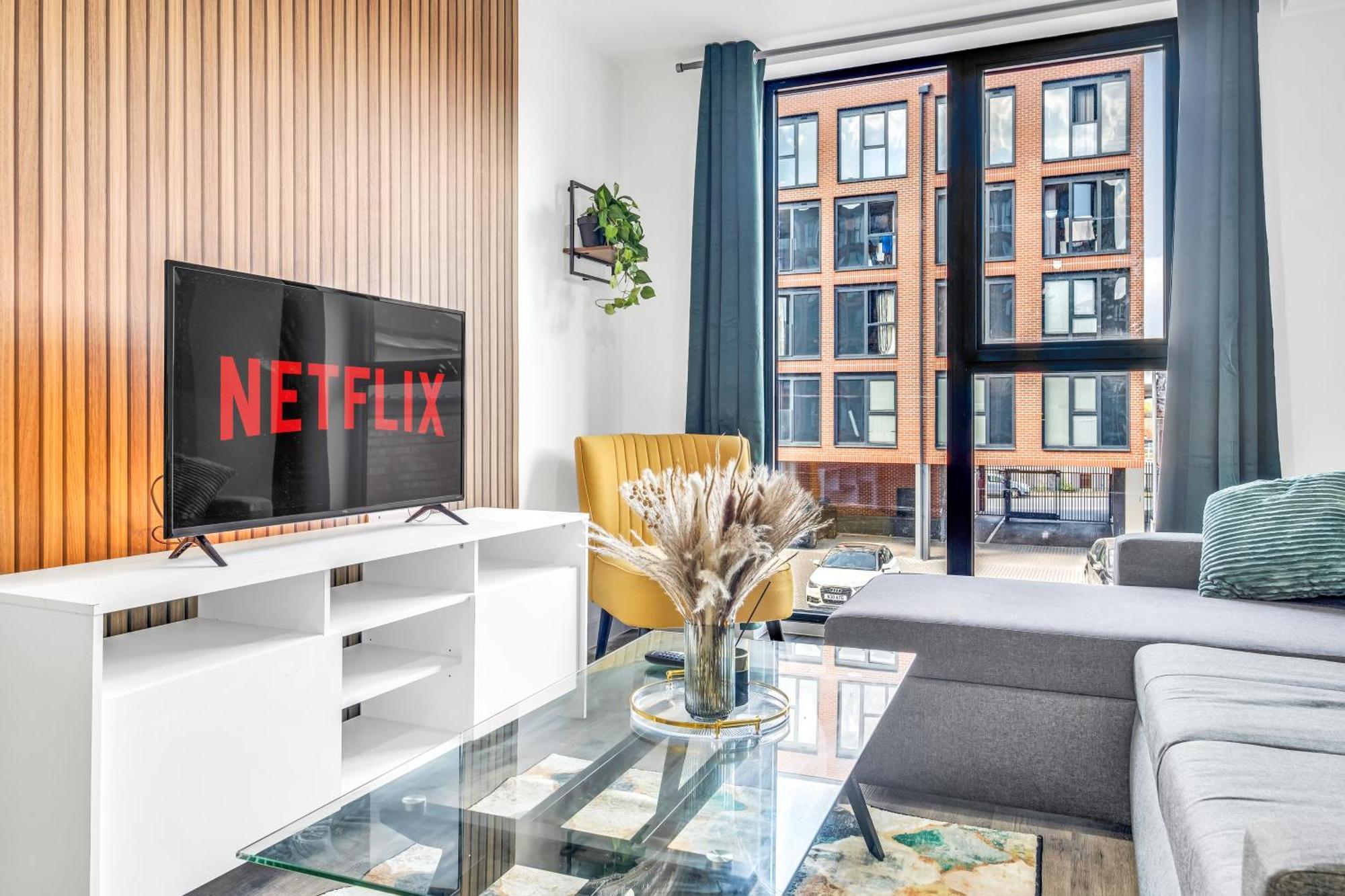City Centre Emerald Escape - Sleeps-6, 2Beds & 2Baths , Netflix , Free Internet Бирмингем Экстерьер фото