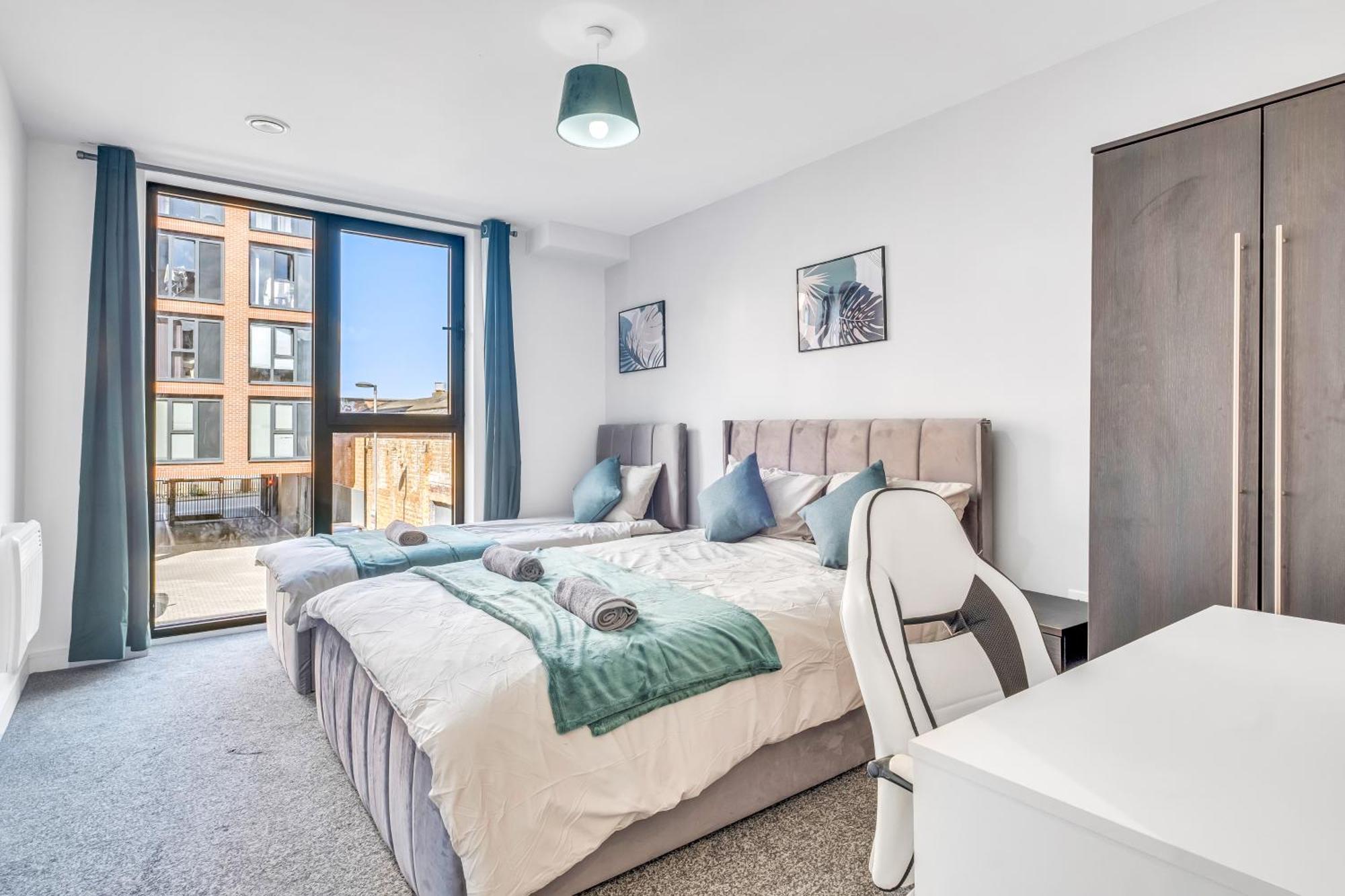 City Centre Emerald Escape - Sleeps-6, 2Beds & 2Baths , Netflix , Free Internet Бирмингем Экстерьер фото