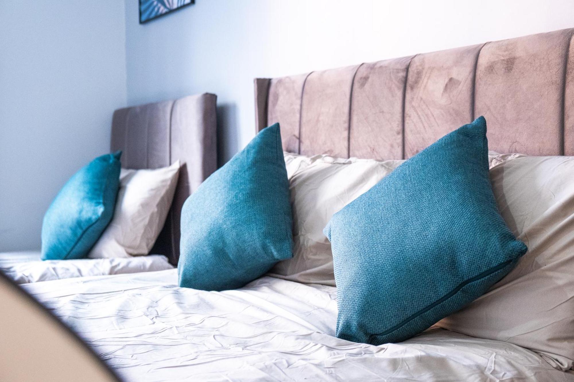City Centre Emerald Escape - Sleeps-6, 2Beds & 2Baths , Netflix , Free Internet Бирмингем Экстерьер фото
