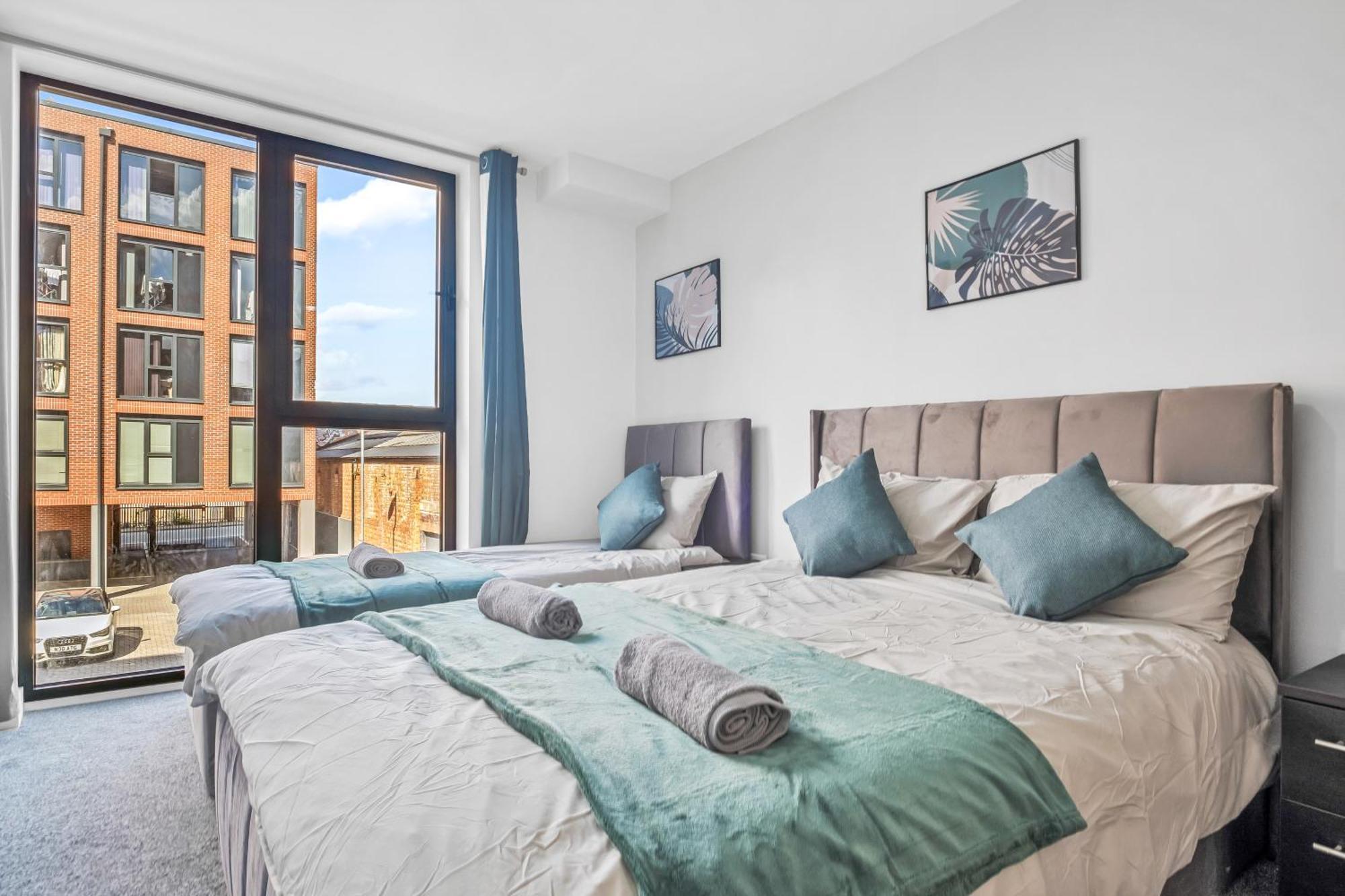 City Centre Emerald Escape - Sleeps-6, 2Beds & 2Baths , Netflix , Free Internet Бирмингем Экстерьер фото